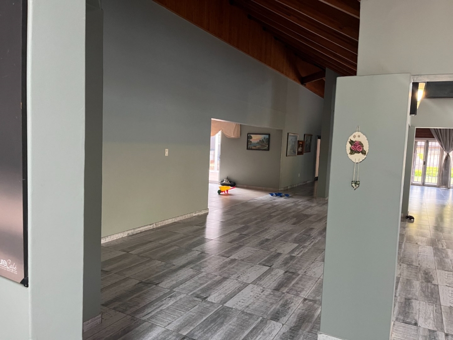 5 Bedroom Property for Sale in Van Der Hoff Park North West